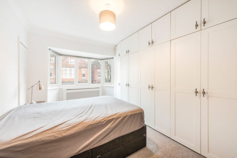 images of property on Ravenscroft Road
