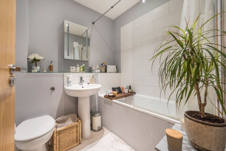 images of property on King Street