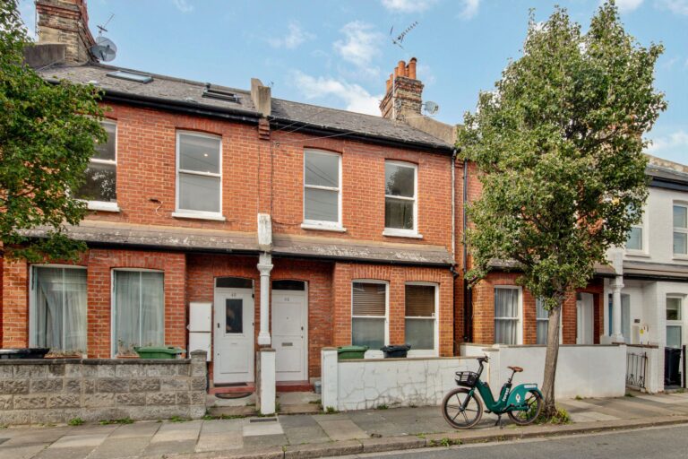 images of property on Lochaline Street