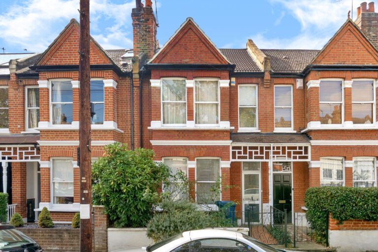 images of property on Brookfield Road