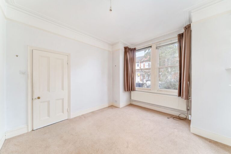 images of property on Brookfield Road
