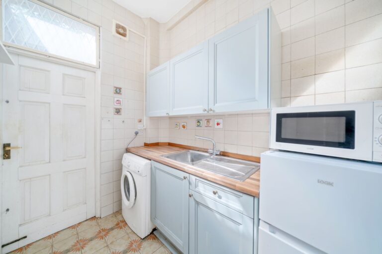 images of property on Brookfield Road