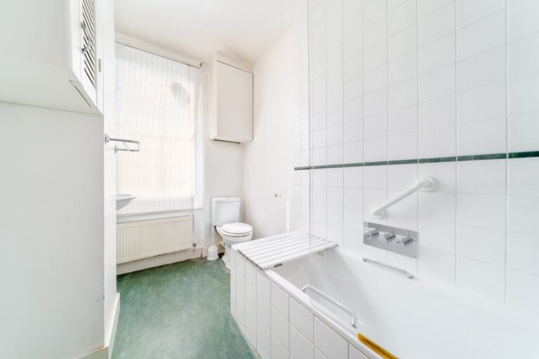 images of property on Brookfield Road