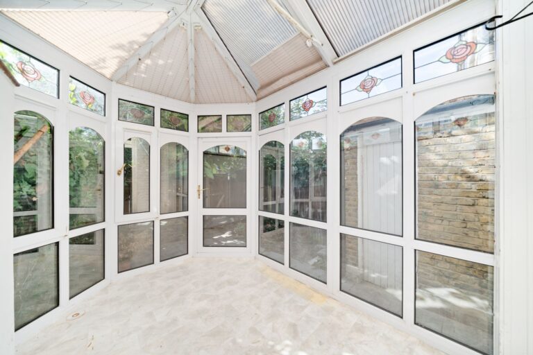 images of property on Brookfield Road