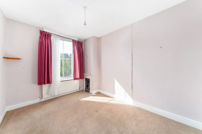 images of property on Brookfield Road