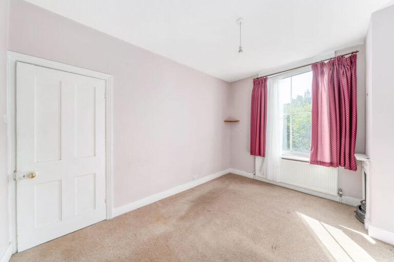images of property on Brookfield Road