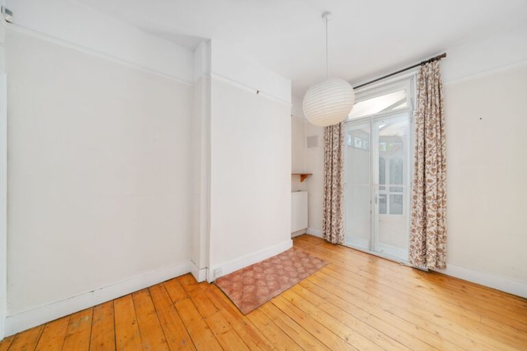 images of property on Brookfield Road