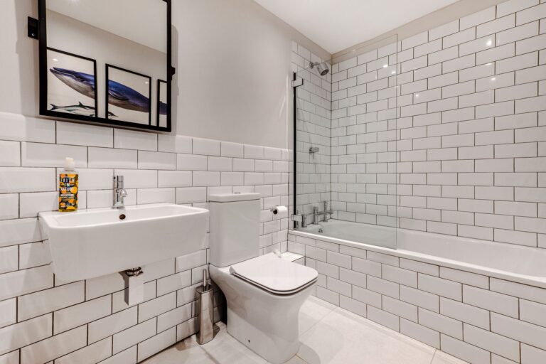 images of property on Overstone Road