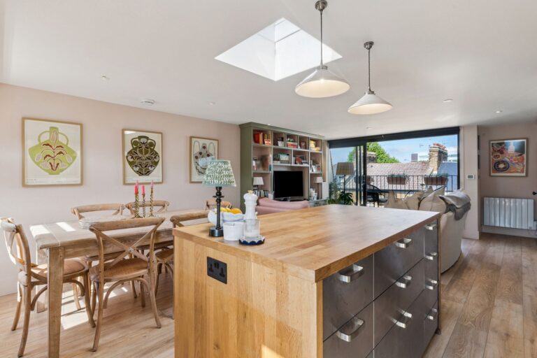 images of property on Southerton Road