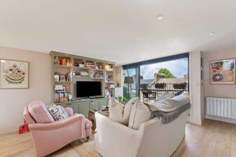 images of property on Southerton Road