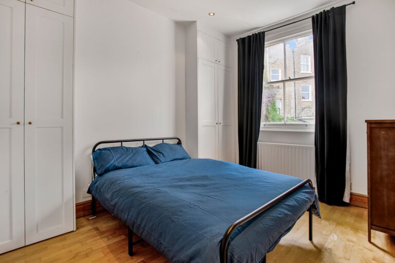images of property on Curwen Road