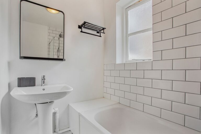 images of property on Curwen Road