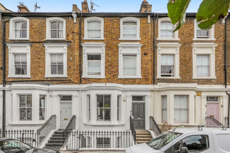 images of property on Overstone Road