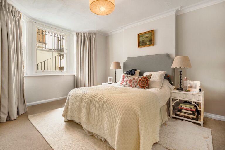 images of property on Overstone Road