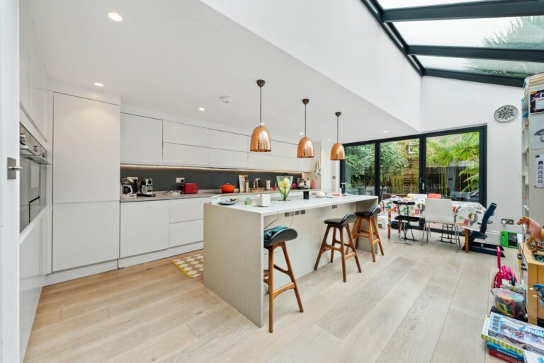 images of property on Cardross Street