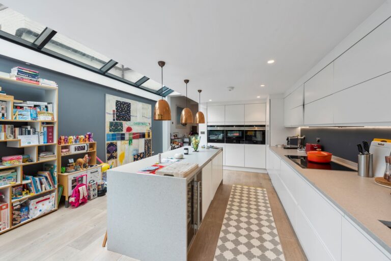 images of property on Cardross Street