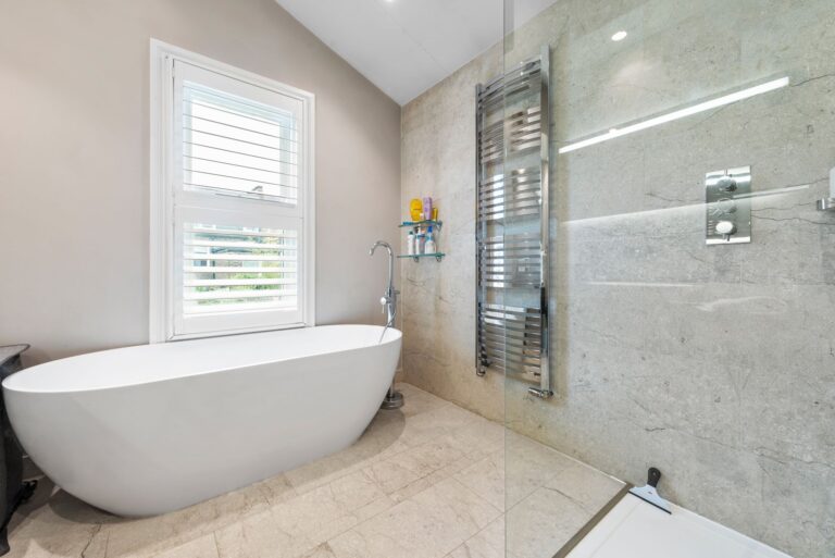 images of property on Cardross Street