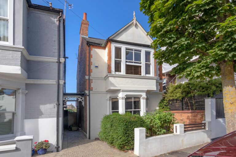 images of property on Carlton Road