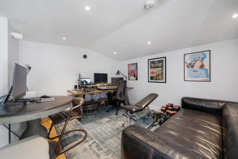 images of property on Southfield Road