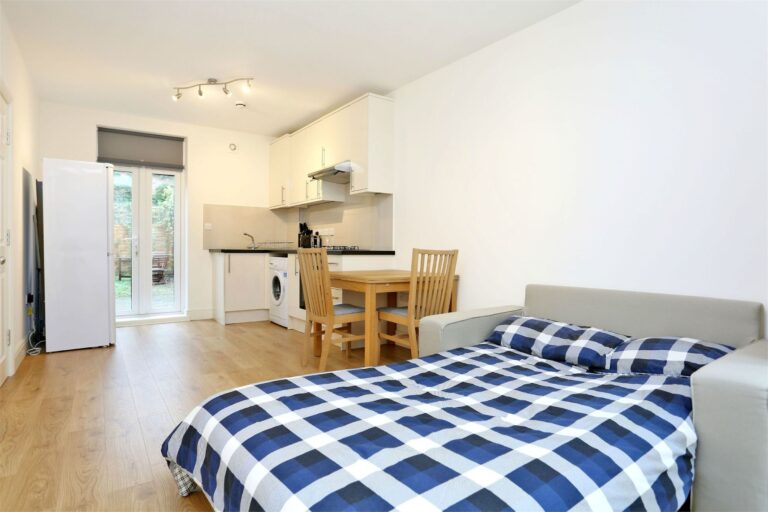 images of property on Cambridge Grove