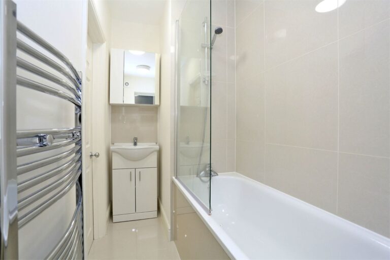 images of property on Cambridge Grove