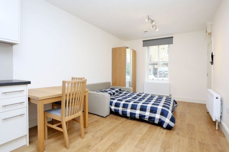 images of property on Cambridge Grove