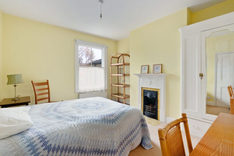 images of property on Wavendon Avenue