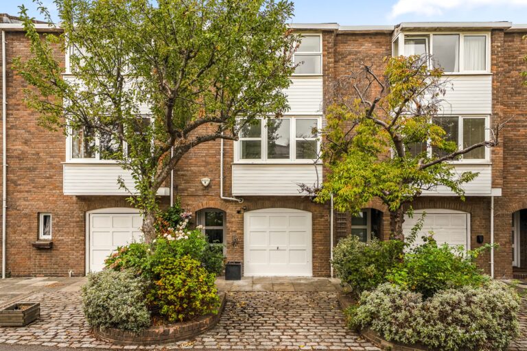 images of property on Lord Napier Place