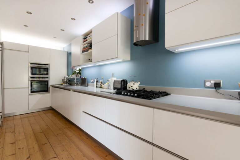 images of property on Thornton Avenue