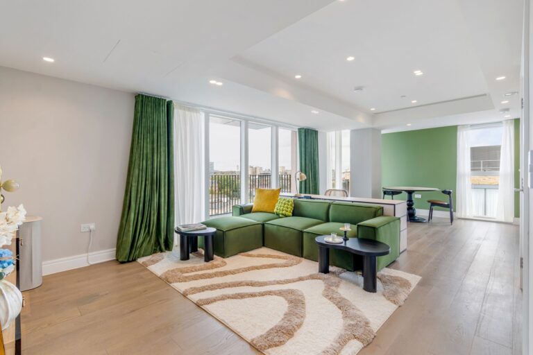 images of property on 414 Chiswick High Road