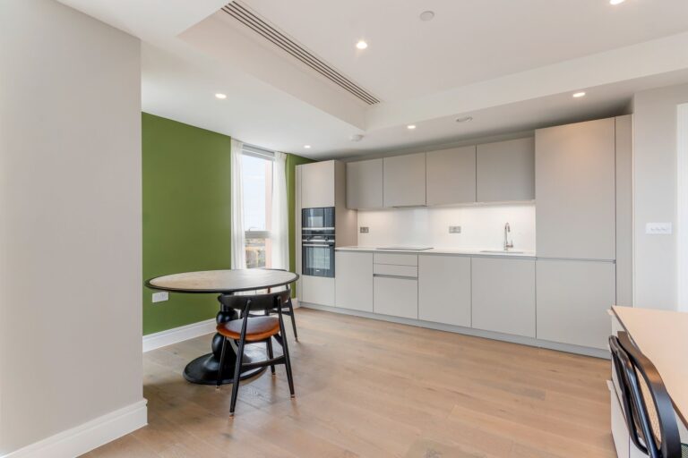 images of property on 414 Chiswick High Road