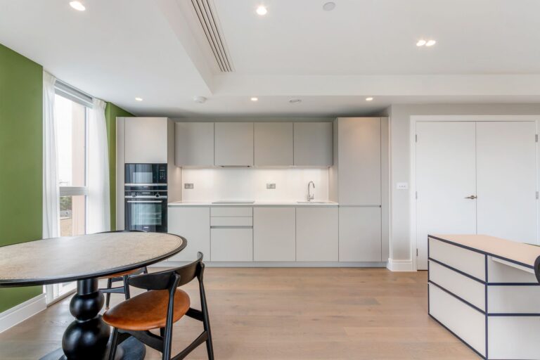 images of property on 414 Chiswick High Road