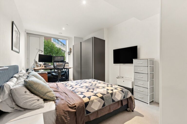 images of property on Beadon Road