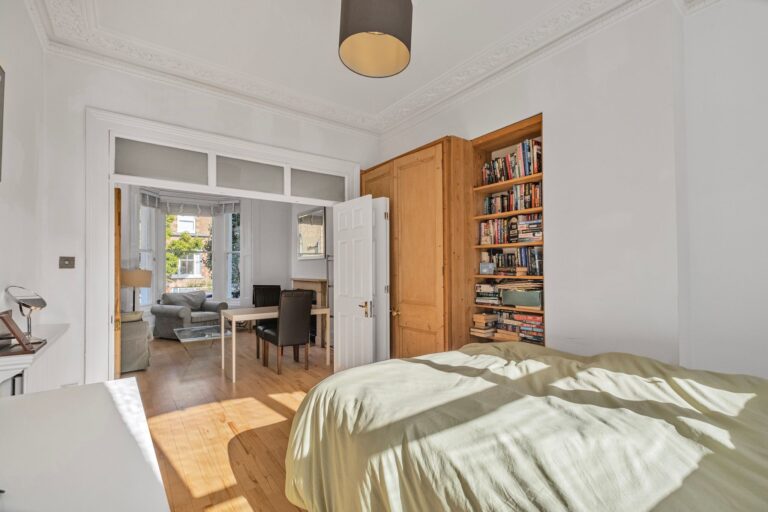 images of property on Brackenbury Gardens
