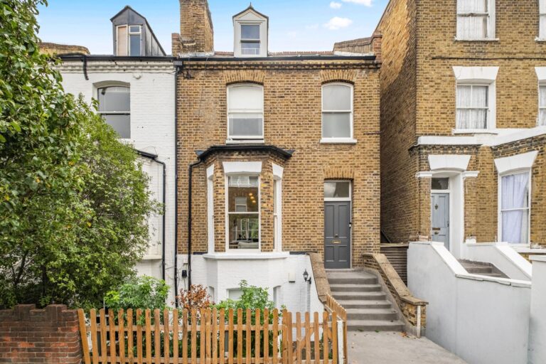 images of property on Brackenbury Gardens