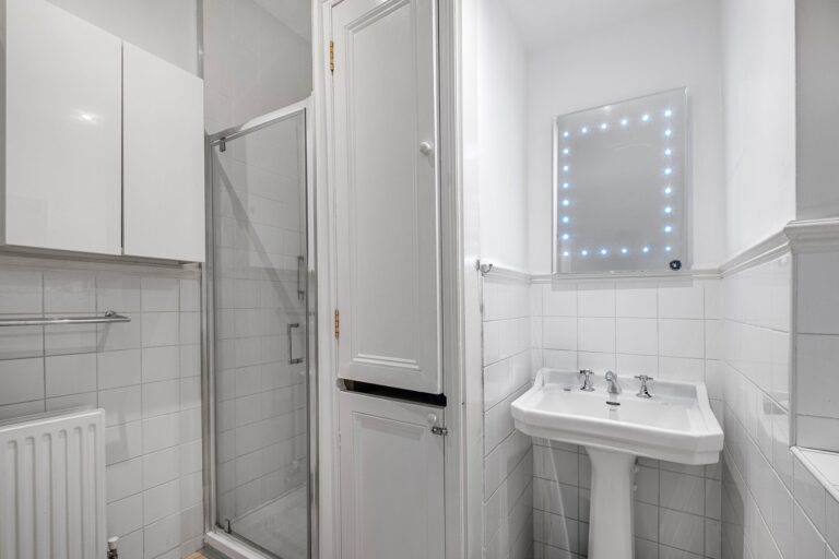images of property on Brackenbury Gardens