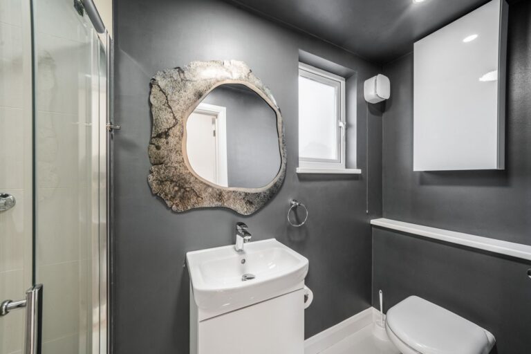 images of property on Cobbold Road