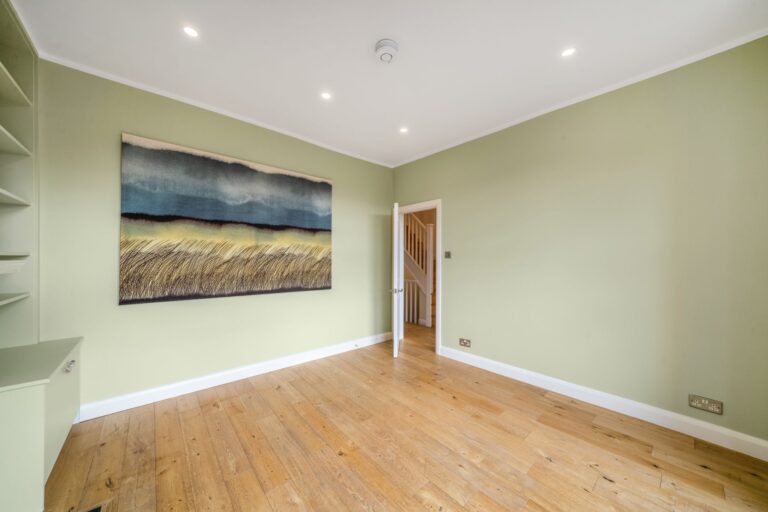 images of property on Cobbold Road