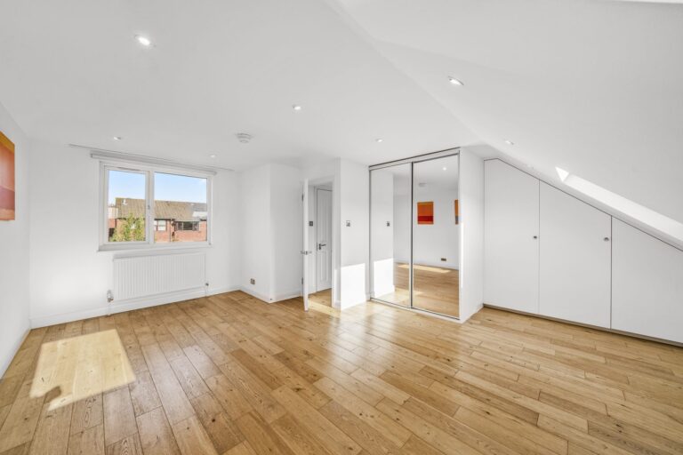 images of property on Cobbold Road