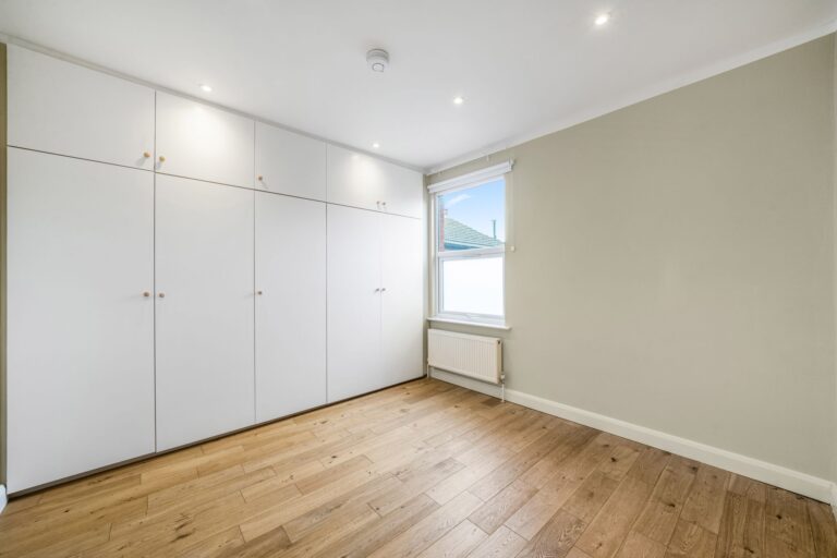 images of property on Cobbold Road