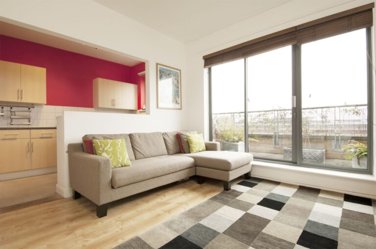 images of property on Invermead Close