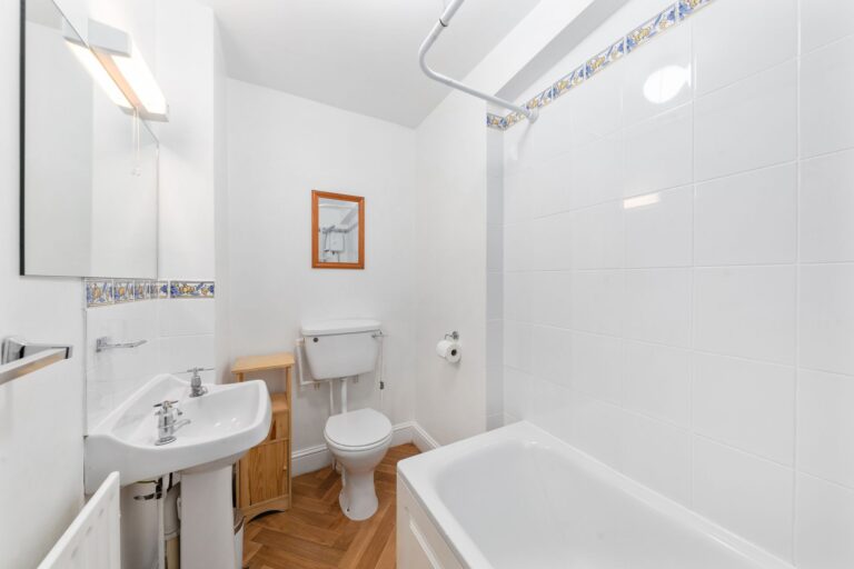 images of property on Benbow Road