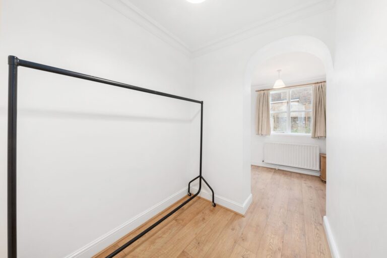 images of property on Benbow Road