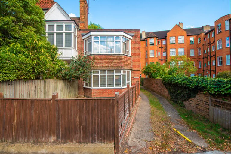 images of property on The Avenue