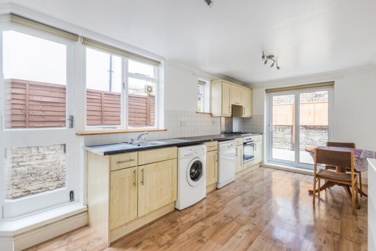 images of property on Gayford Road
