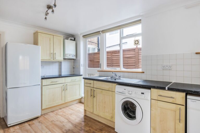 images of property on Gayford Road