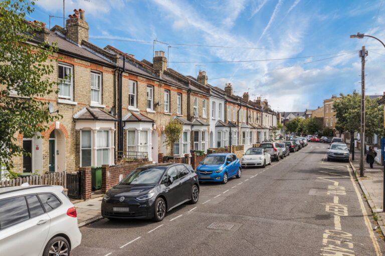 images of property on Gayford Road