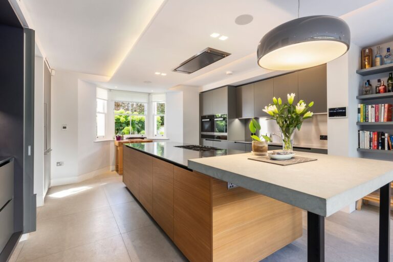 images of property on Devonport Road