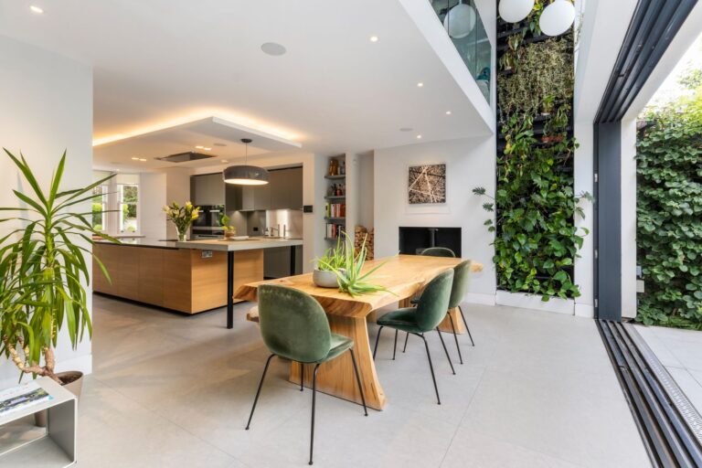 images of property on Devonport Road
