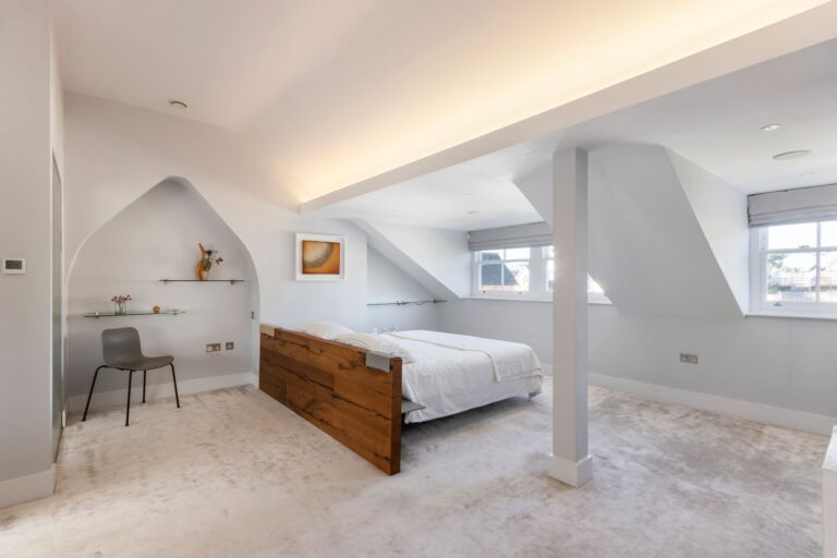 images of property on Devonport Road